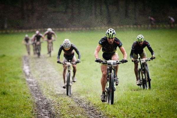 Julien Schelb, Jochen Kass and Rudi van Houts in the rain