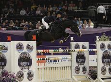 Ellen Whitaker riding Zanzibar