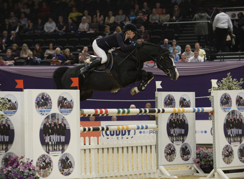 Ellen Whitaker riding Zanzibar
