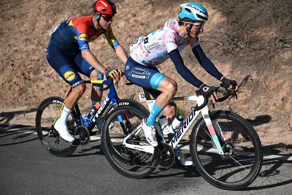 ALPUENTE SPAIN FEBRUARY 07 Pello Bilbao of Spain and Team Bahrain Victorious Polka Dot Mountain Jersey competes during the 76th Volta a la Comunitat Valenciana 2025 Stage 3 a 1803km stage from Algemesi to Alpuente 958m on February 07 2025 in Alpuente Spain Photo by Szymon GruchalskiGetty Images