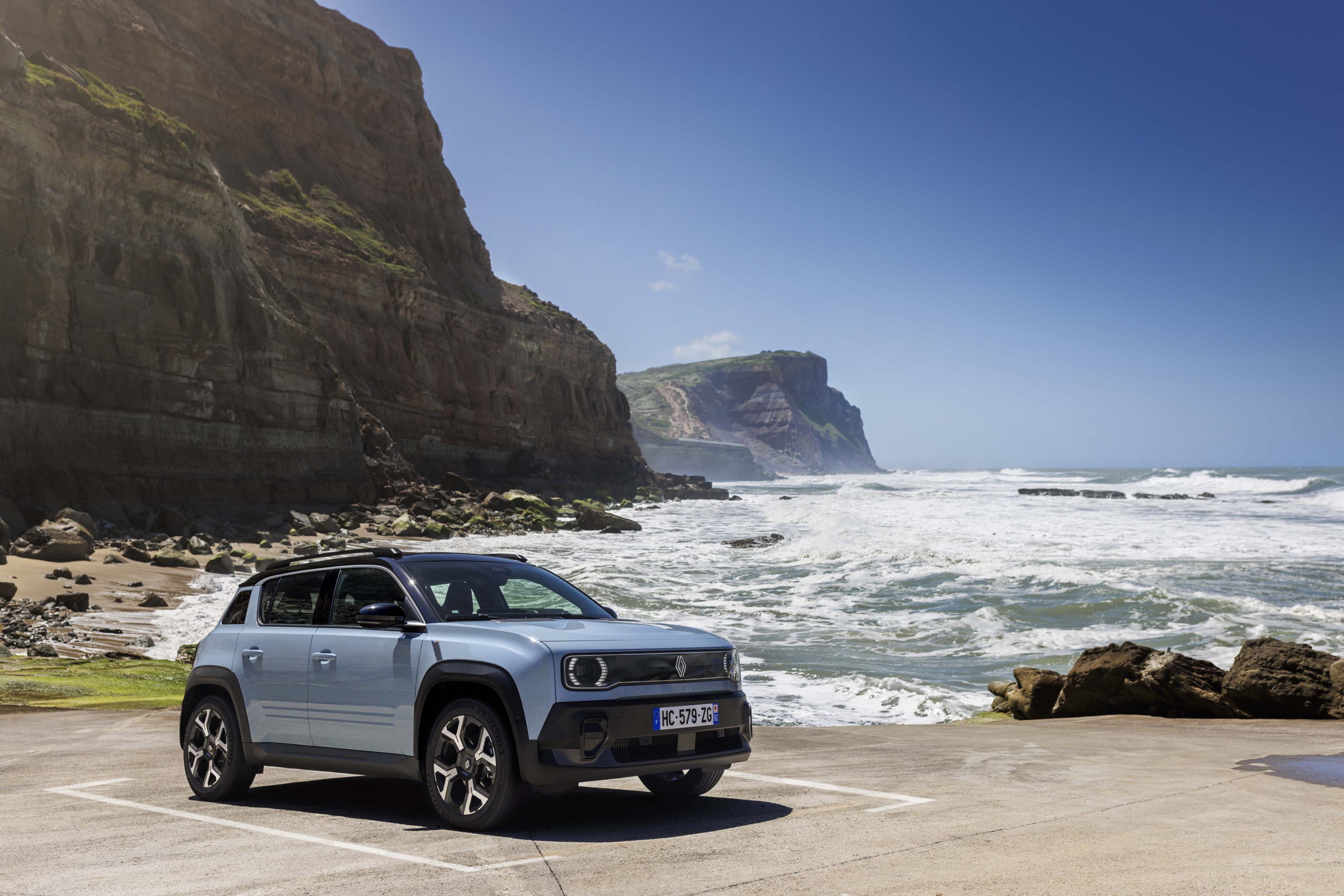 Renault 4 image bank media Test-Drive, on April 28th 2025 at Lisbonne, Portugal - Photo Cl&eacute;ment Choulot / DPPI