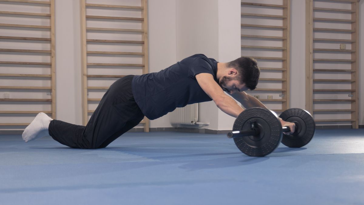 Barbell ab rollouts How to do them and the benefits for strengthening