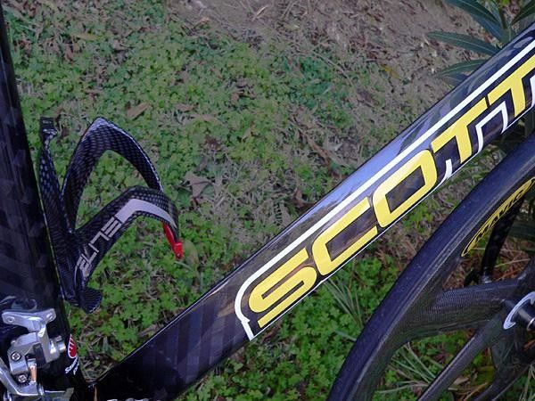 An aero-shaped down tube