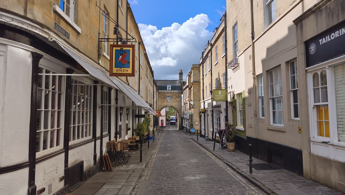 Photos taken on the Xiaomi Redmi Note 15 Pro 5G: the streets of Bath, UK