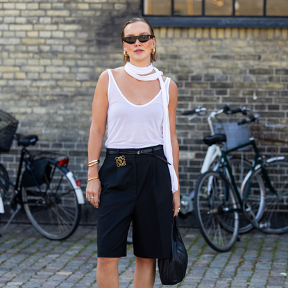 white tank top influencer styling