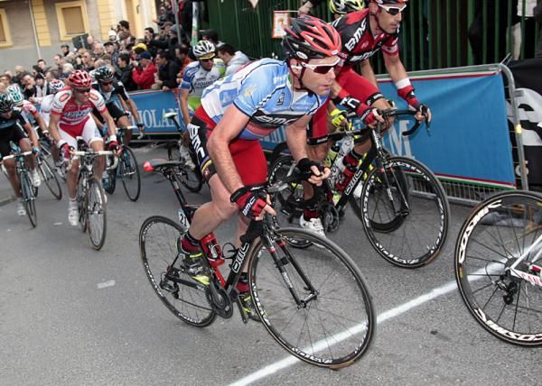 Cadel Evans (BMC) has a preview of the finishing climb on the finishing circuits.
