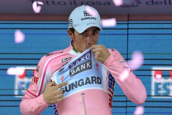 Alberto Contador secured another day in the maglia rosa