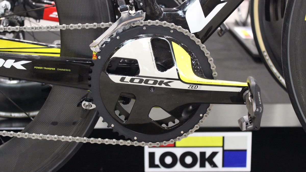 The bike features a LOOK Zed3 crankset