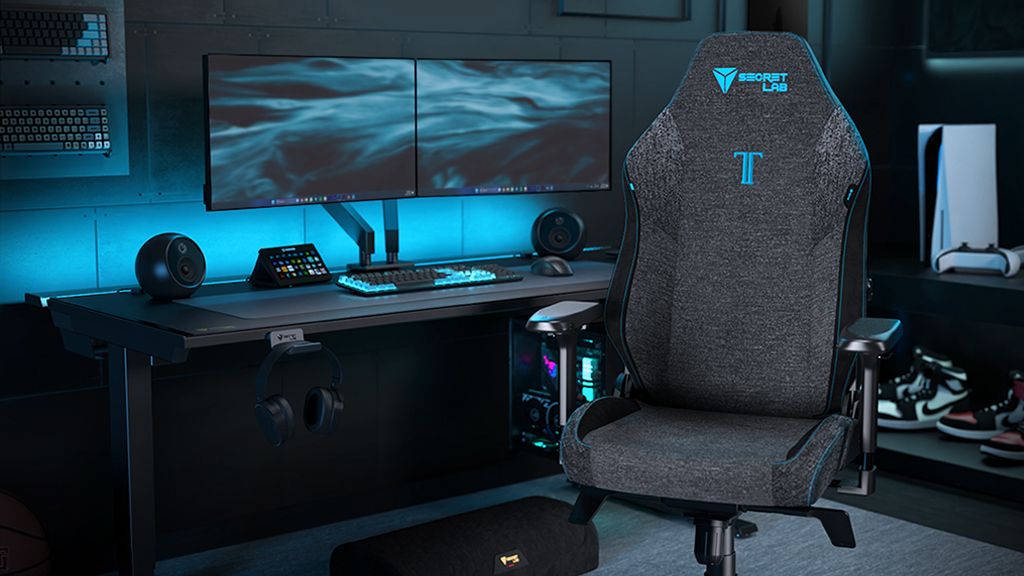 The Secretlab Titan Evo in Charcoal Blue