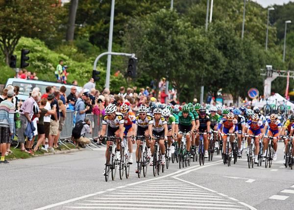Topsport Vlaanderen - Mercator riders at the front.