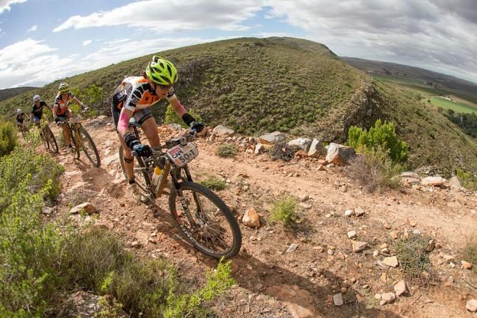 Esther Suss and Sally Bigham of Team meerendal prepare to descend