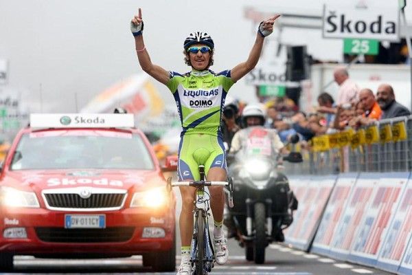 Franco Pellizotti (Liquigas) has soloed to victory in stage 17.
