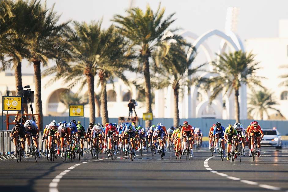The riders gear up for the sprint