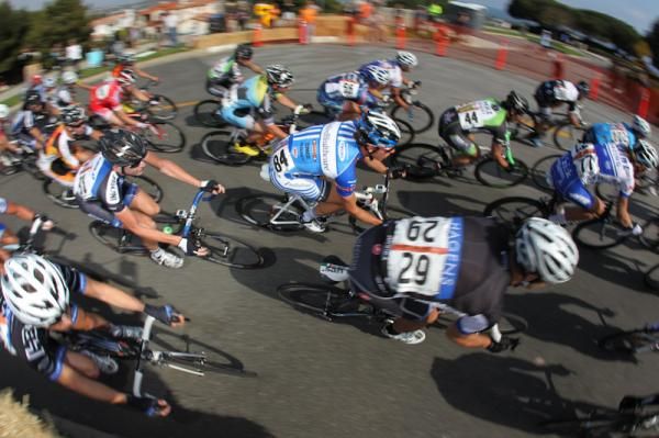 Dutchman Boy Van Poppel (UnitedHealthcare) in the middle of tight Dana Point traffic.