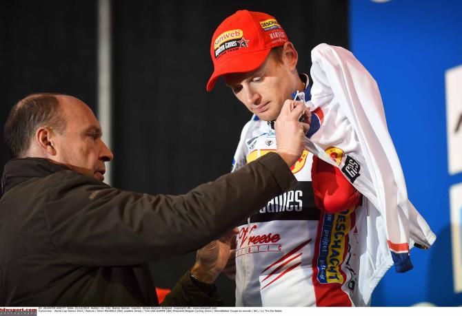 Kevin Pauwels (Sunweb-Napoleon Games) dons the jersey of World Cup leader.
