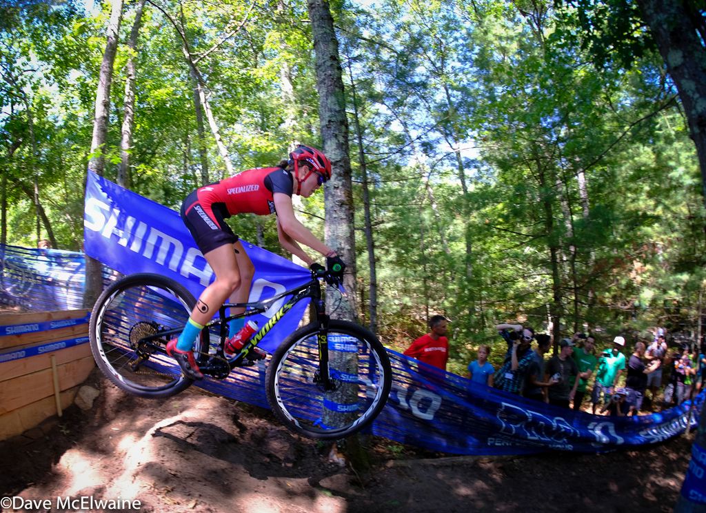Kate Courtney (Specialized) riding in fifth place
