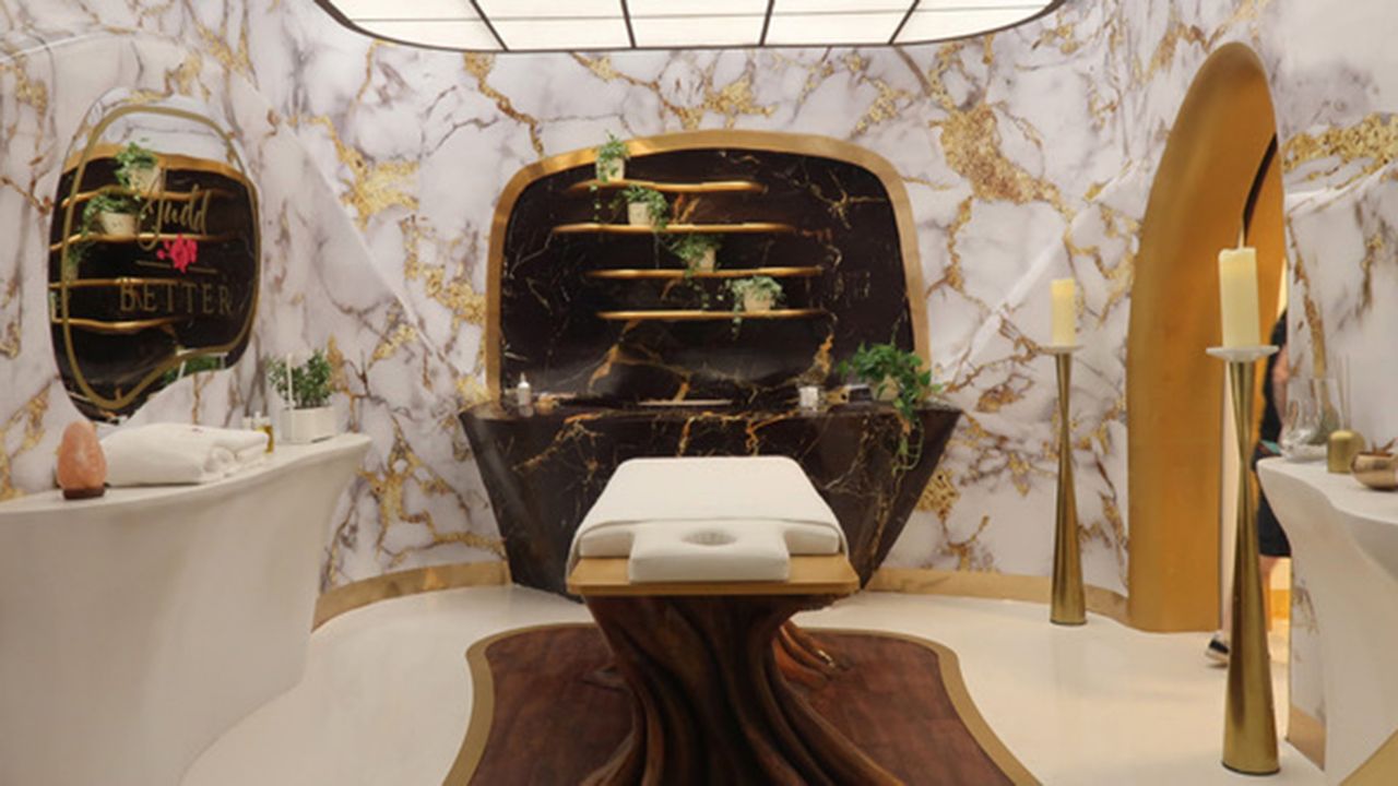 Yes, there's a spa on Avenue 5.
