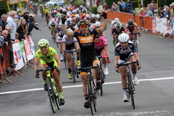 Giorgia Bronzini (Wiggle Honda) claims the 2014 Grand Prix Dottignies