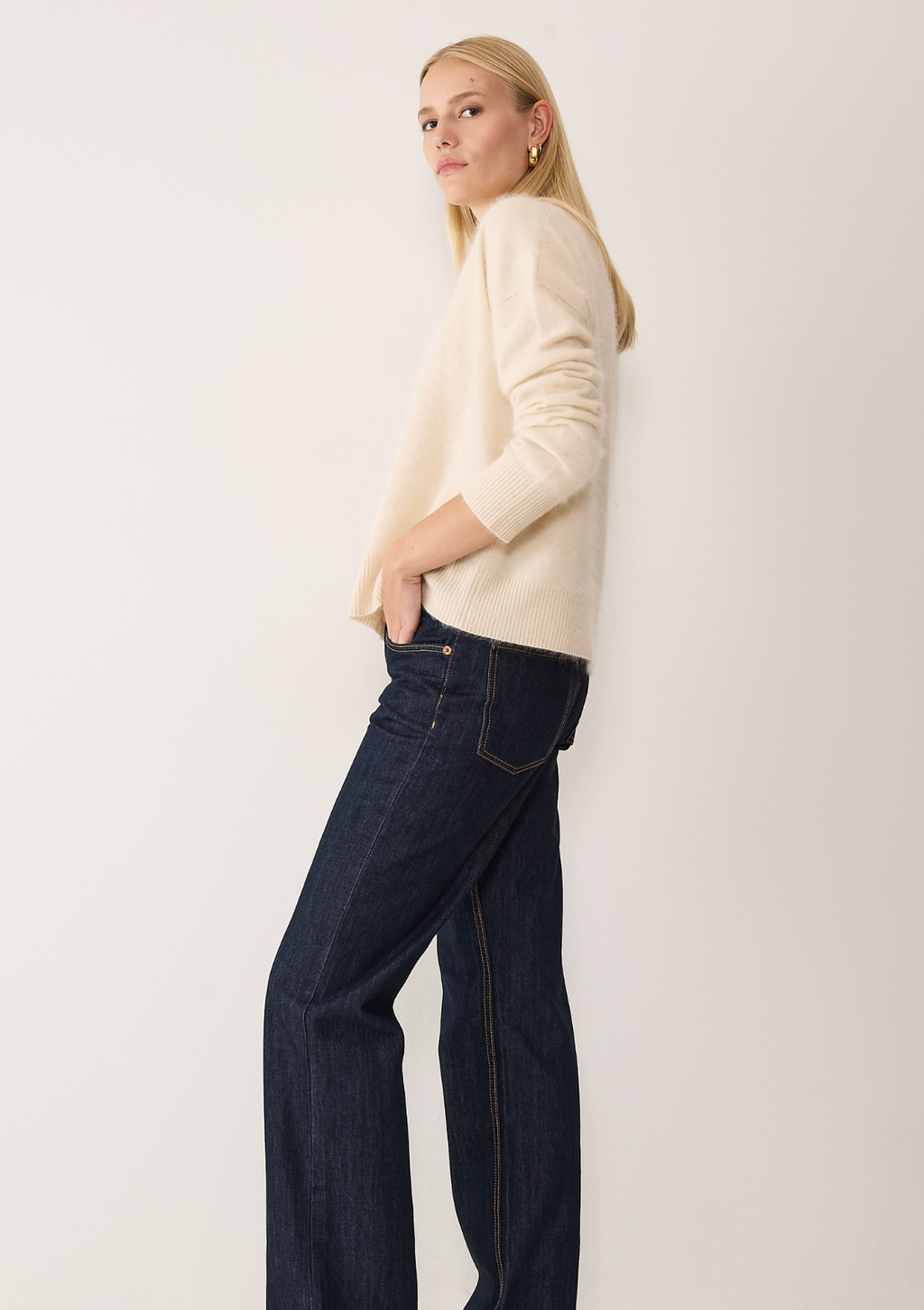 Brushed Cashmere Sweater in Porcelaine White