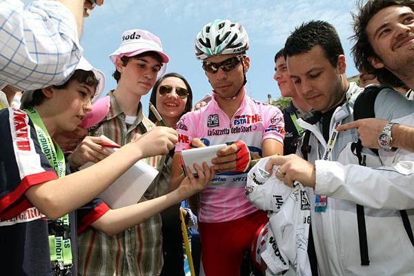Race leader Giovanni Visconti (Quick Step) at the race start.