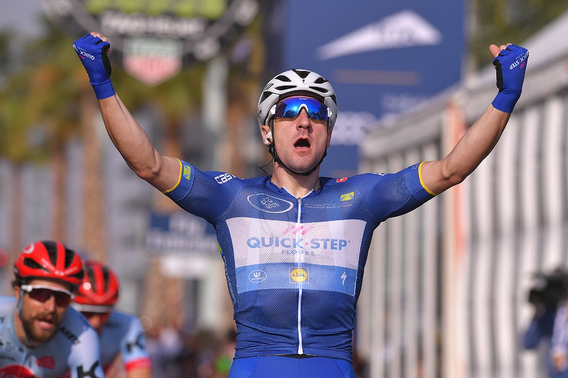 Elia Viviani (Quick-Step Floors) wins stage 5 of the Dubai Tour.
