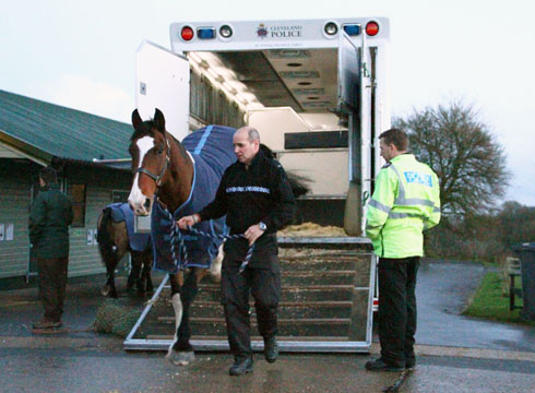Alfie-Cleveland-Police-7.1.14-arrival-3.jpg