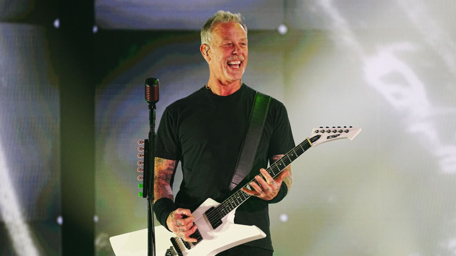 James Hetfield 1991 No Palco Watch A Bandaged James Hetfield Sing But James Hetfield 1991 No Palco Watch A Bandaged James Hetfield Sing But