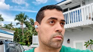 Bowers and Wilkins Pi6 in the ear