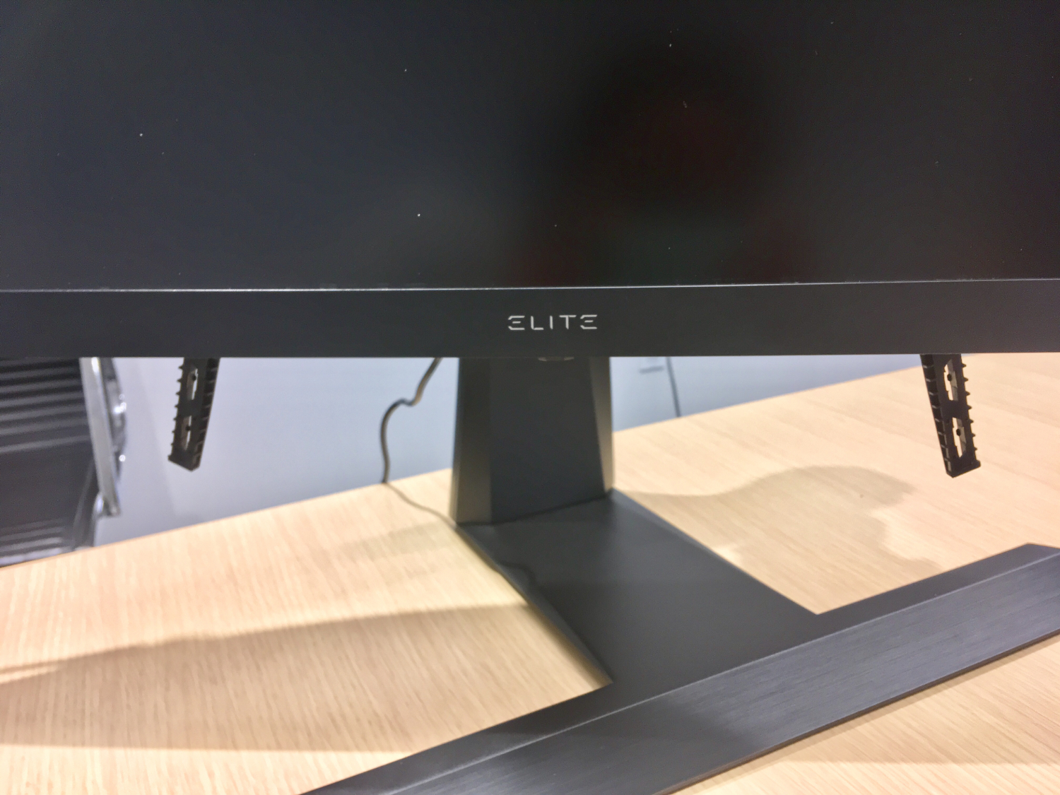 Two mouse bungees. Credit: Tom's Hardware)