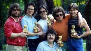 Toto posing for a photograph in 1983
