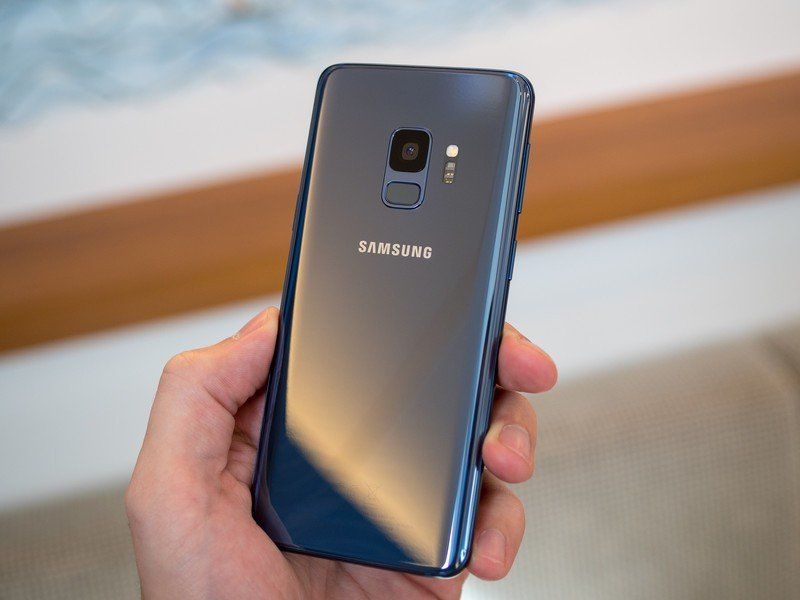 Samsung Galaxy S9 in Coral Blue