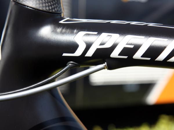 The Di2-specific routing on Tejay Van Garderen's (HTC-Highroad) Specialized McLaren Tarmac SL4 is particularly clean.