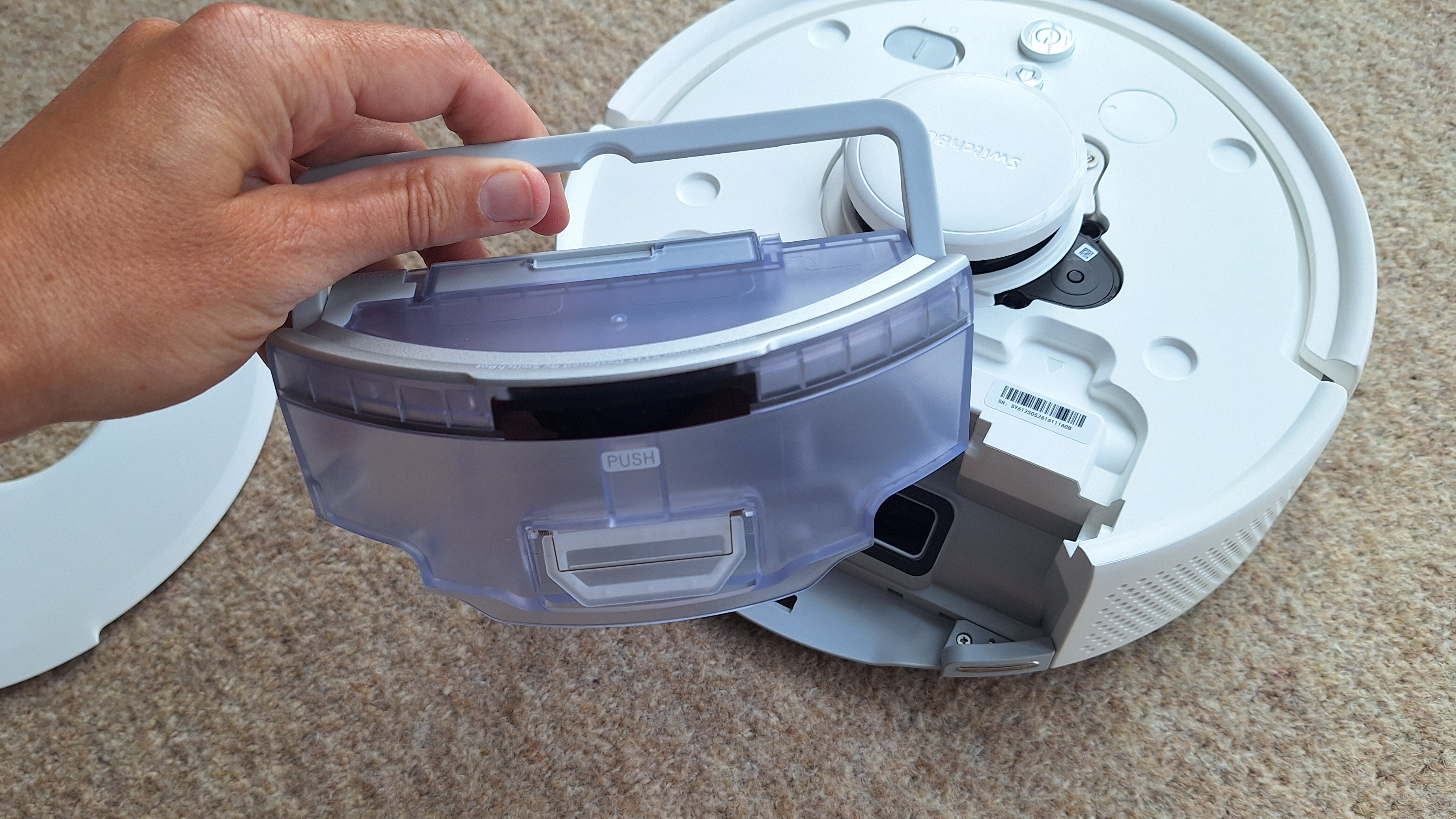 Bin removed from SwitchBot K11+ robot vacuum