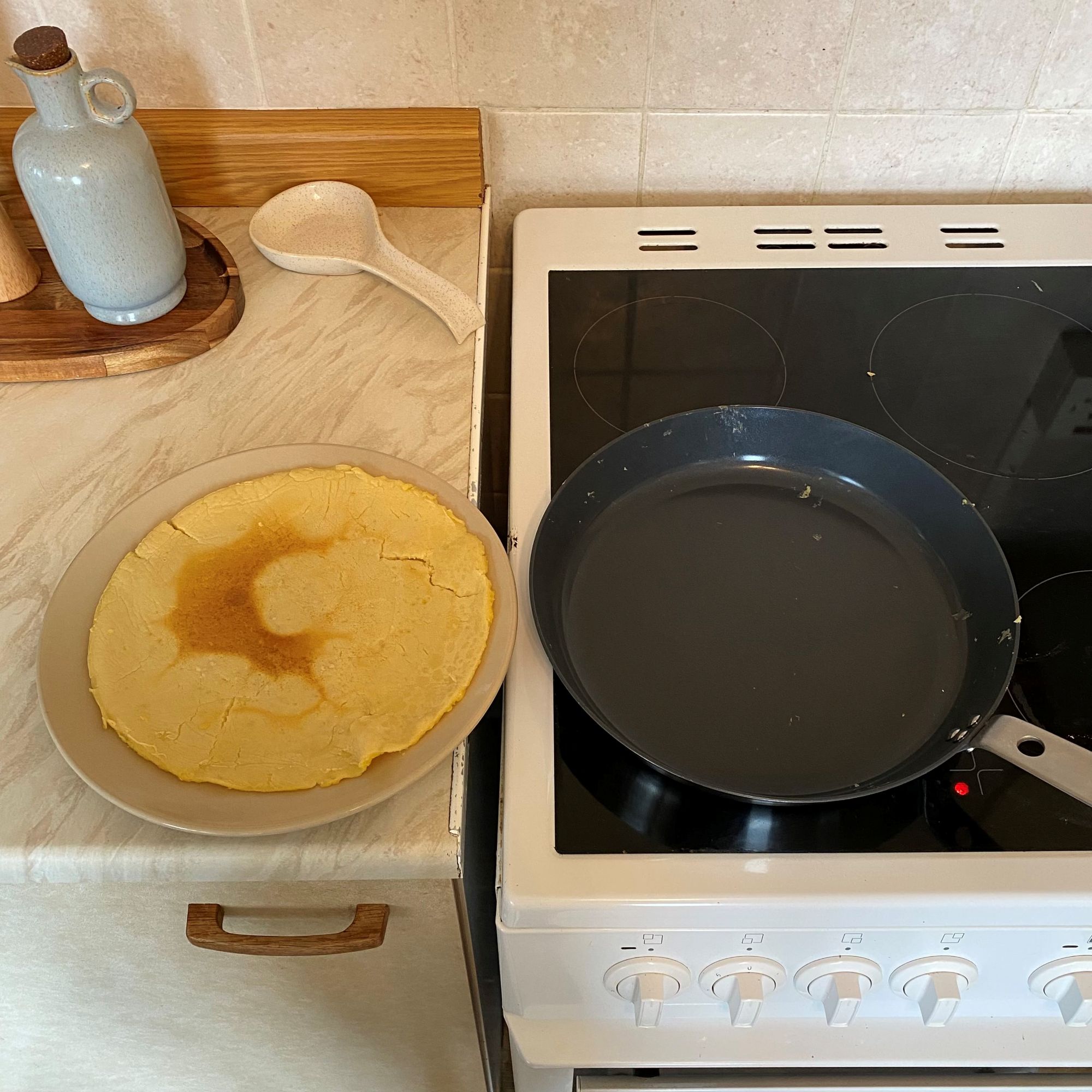 pancake next to IKEA HEMKOMST pan