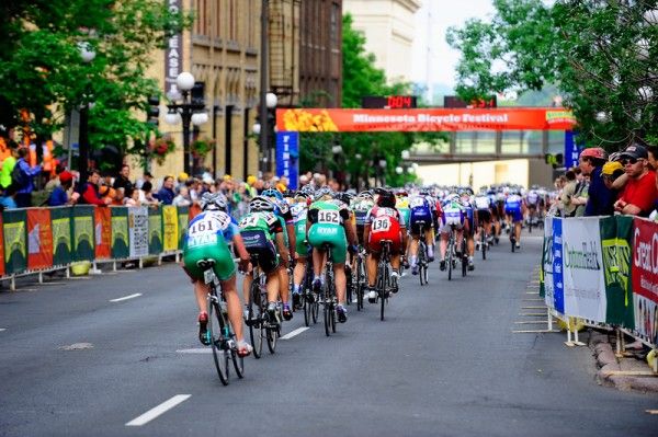 The women's field enjoyed dry weather and good crowds in Saint Paul