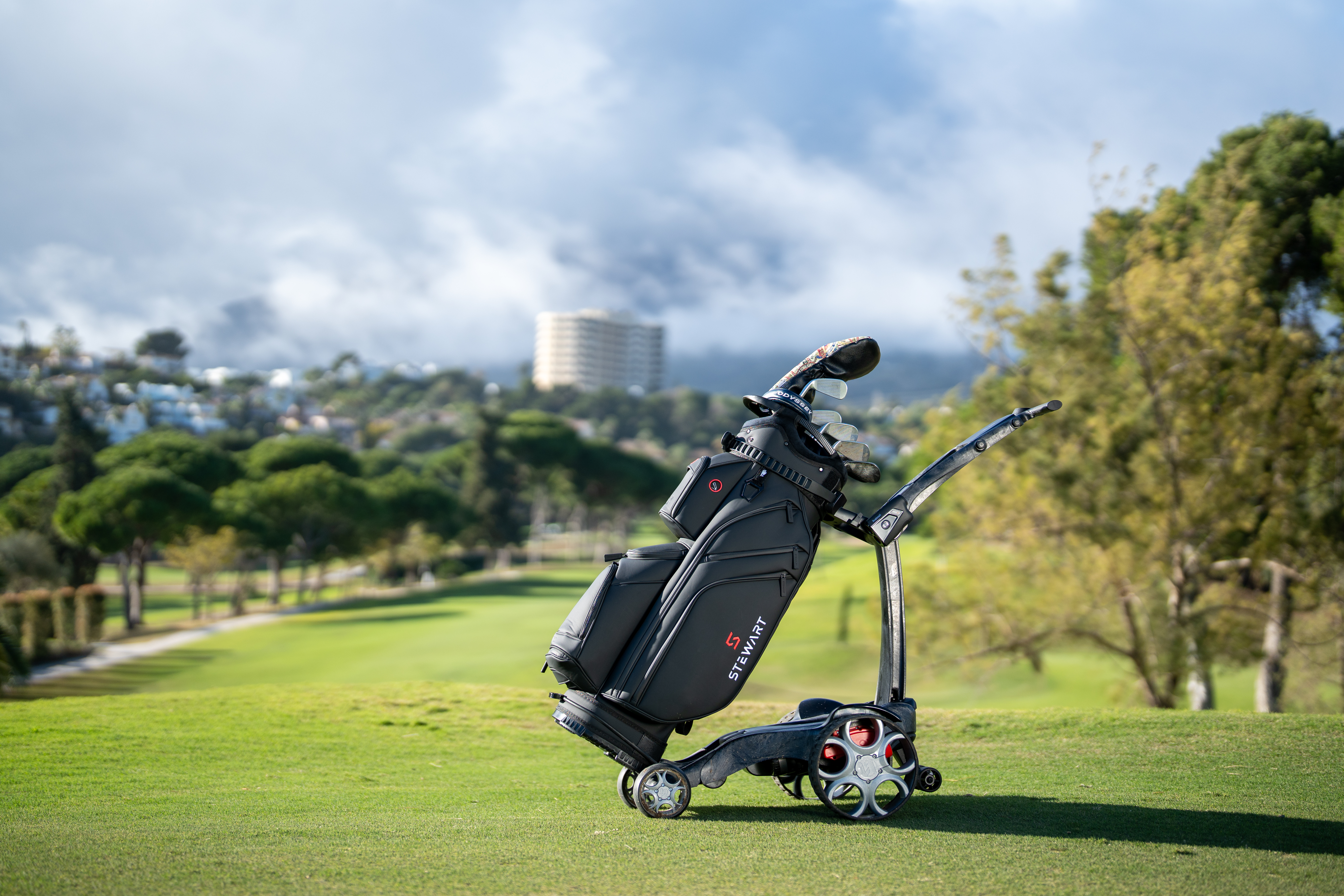 Stewart Golf Q Follow
