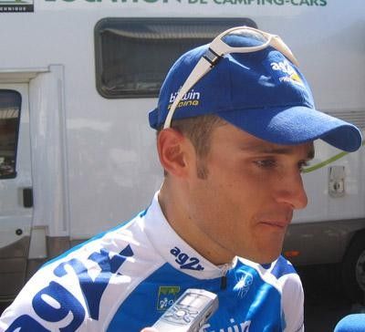 Calzati talking with the media after the race.