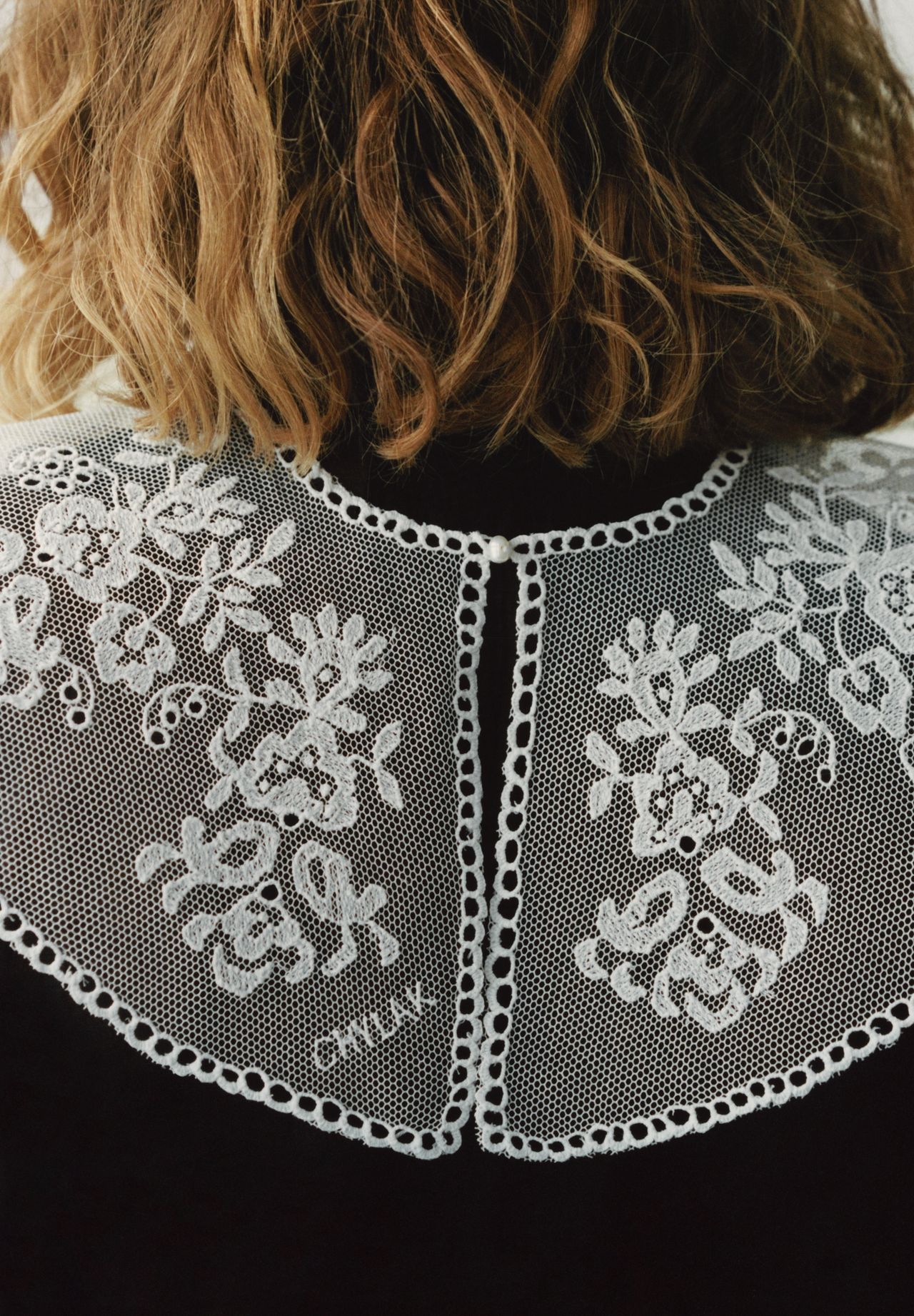 lace collar