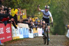 OUDENAARDE BELGIUM NOVEMBER 01 Fem Van Empel and Team Visma Lease A Bike celebrates at finish line as race winner during the 35th Trofee Oudenaarde Koppenbergcross 2024 Womens Elite on November 01 2024 in Oudenaarde Belgium Photo by Luc ClaessenGetty Images