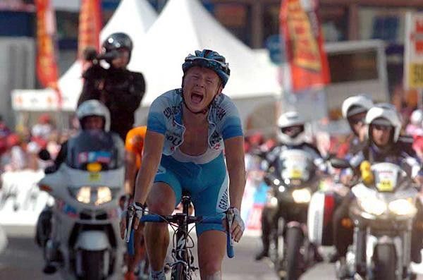 Fabian Wegmann (Gerolsteiner) hurts a lot as he finishes third