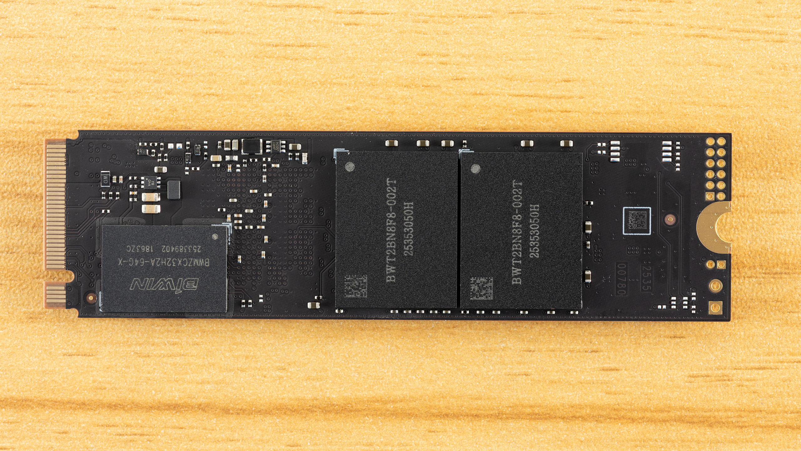 بيوين بلاك أوبال X570 برو SSD