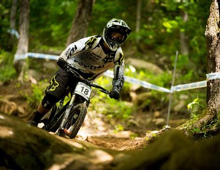 George Branningan (Devinci) on his way to a breakthrough performance in Hafjell, Norway