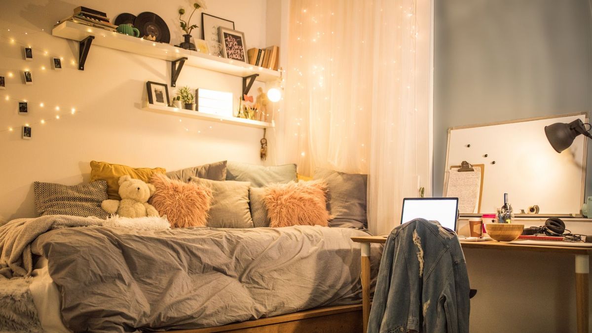 Dorm Room Organization Ideas That Reduce Clutter - Basically Becca Sue