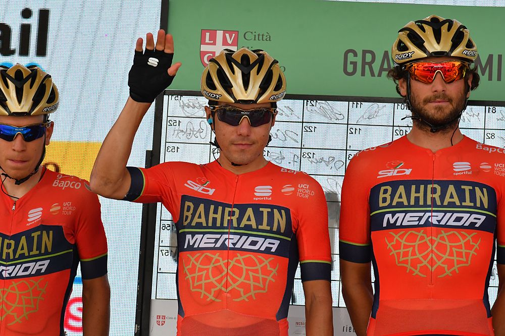 Domenico Pozzovivo (Bahrain-Merida) waves to the crowd ahead of GP Lugano