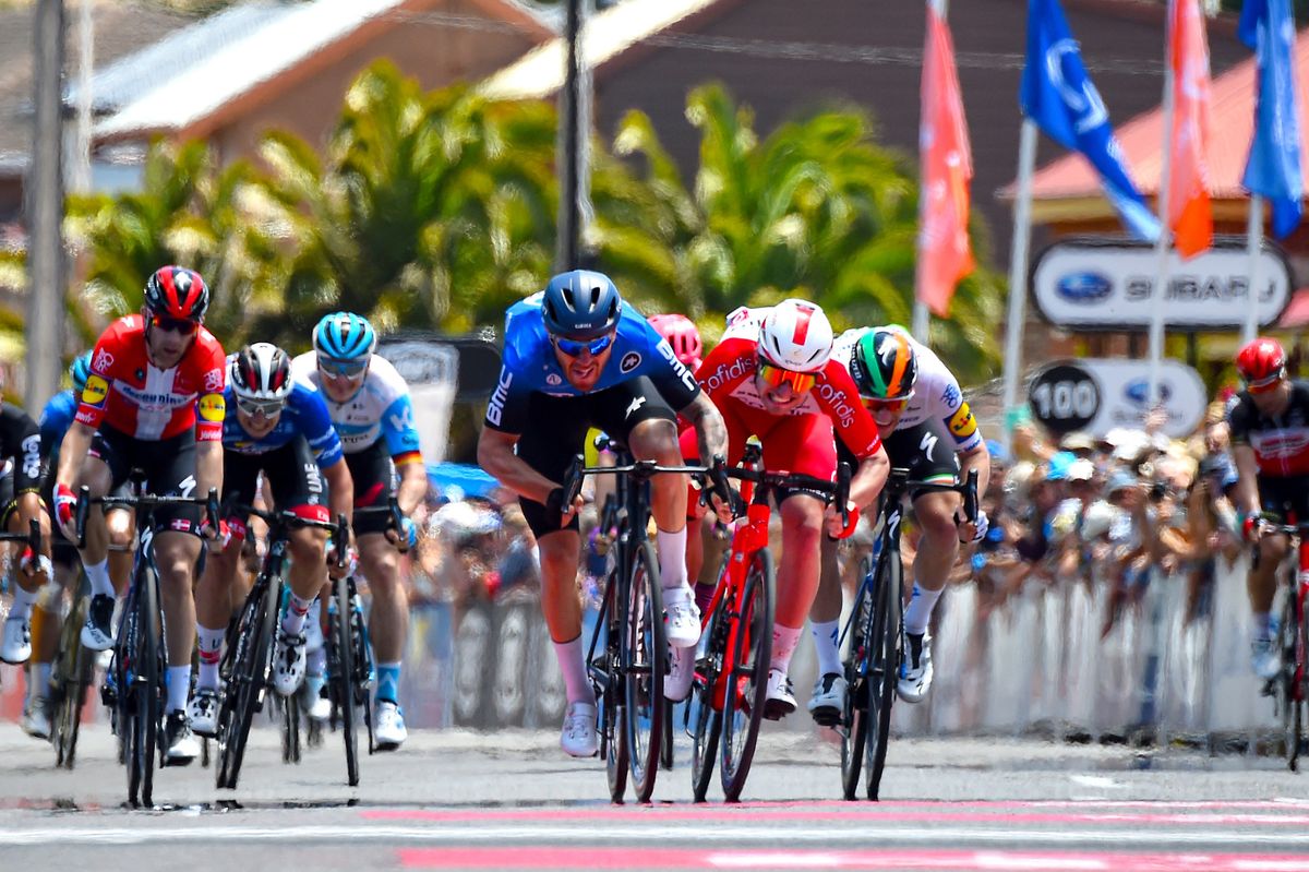Giacomo Nizzolo wins stage 5