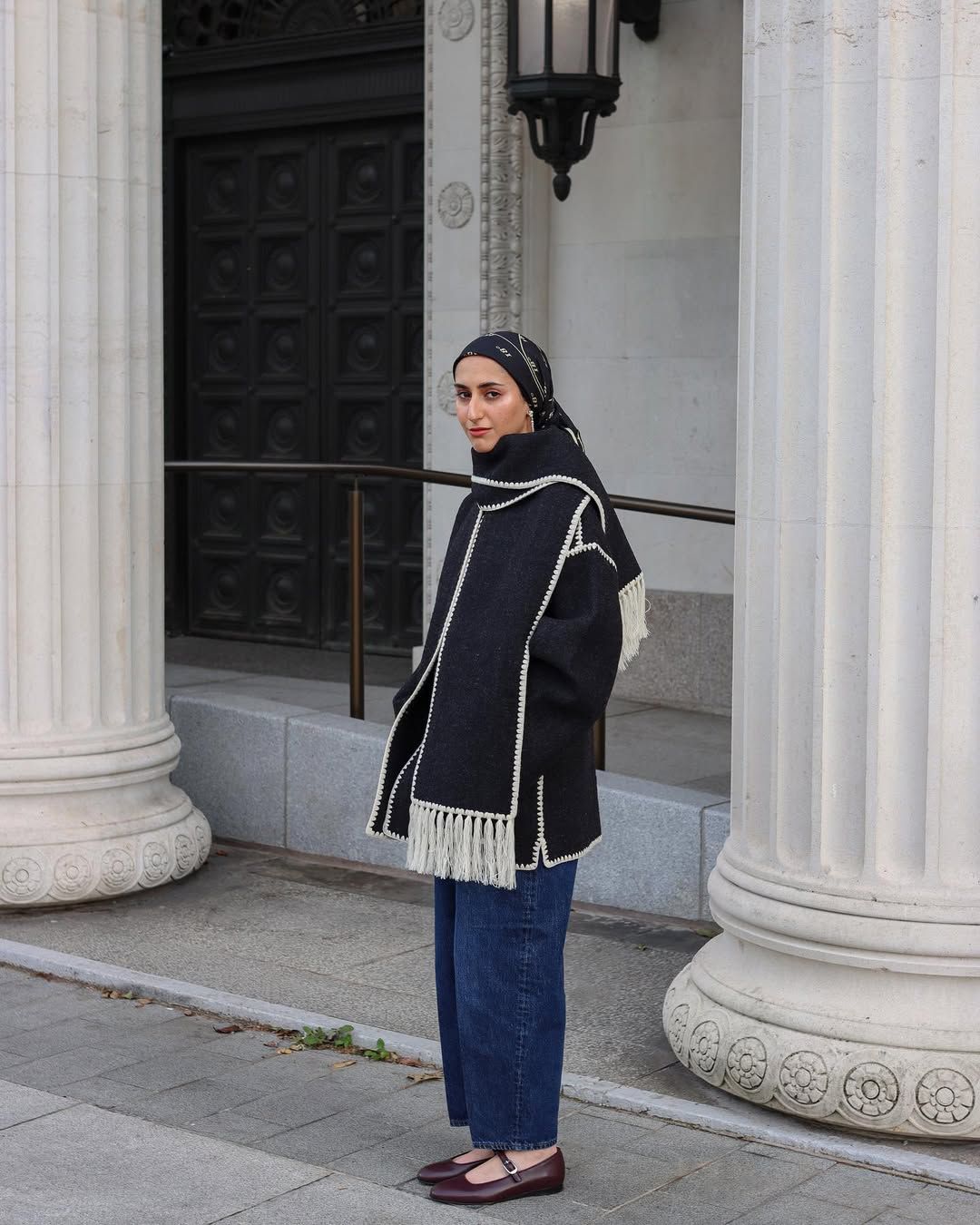 Stylish women wearing easy winter outfits