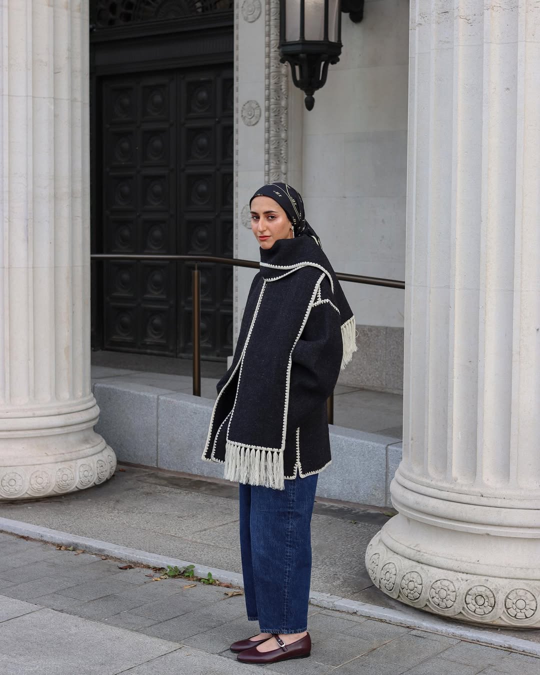 Stylish women wearing easy winter outfits