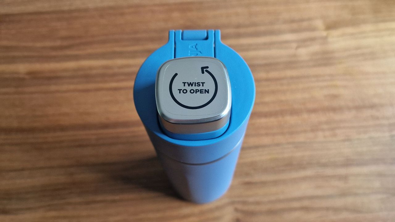 Ninja Thirsti water bottle