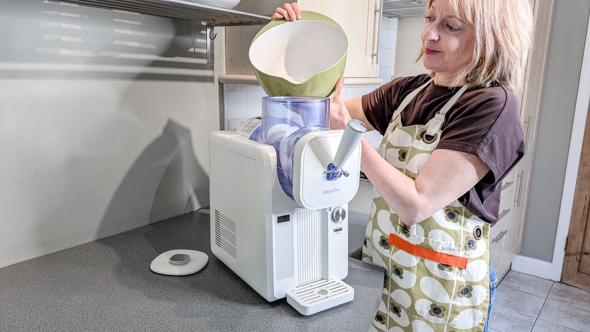 GreenPan Frost &amp; Serve ice cream maker