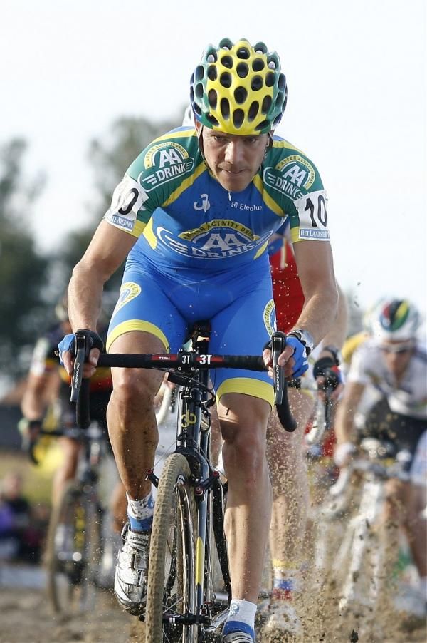 Bart Aernouts (AA Drink) was at the head of the race for a time